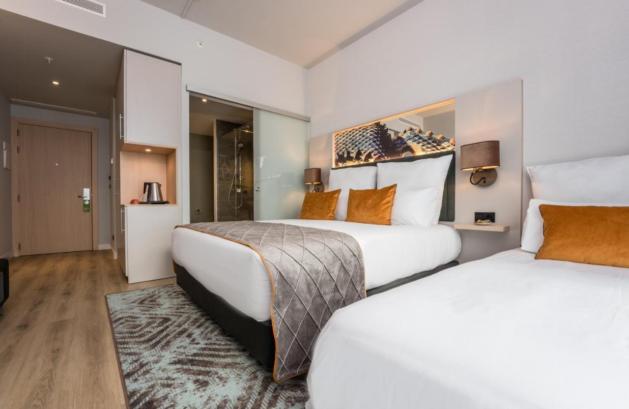 Leonardo Royal Hotel Barcelona Fira المظهر الخارجي الصورة